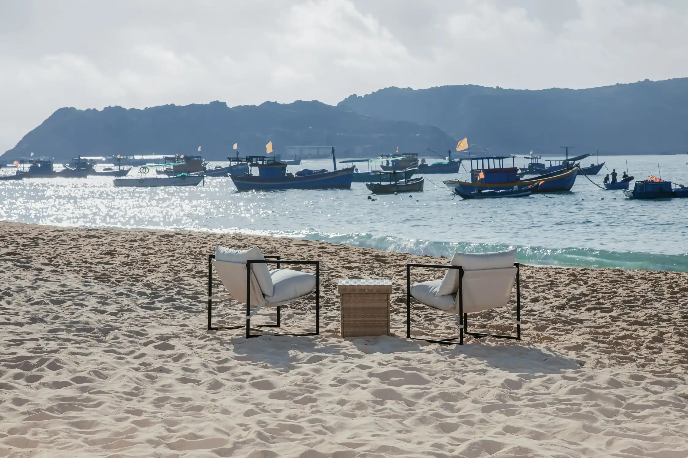 Chester Sling Accent Chair 7